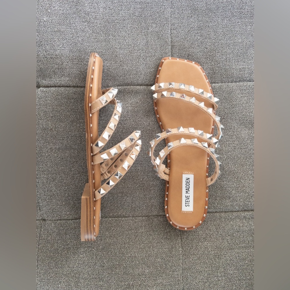 NWOT Steve Madden Skyler Studded Strappy Flat Sandal Tan Silver Size 8 - Picture 9 of 12